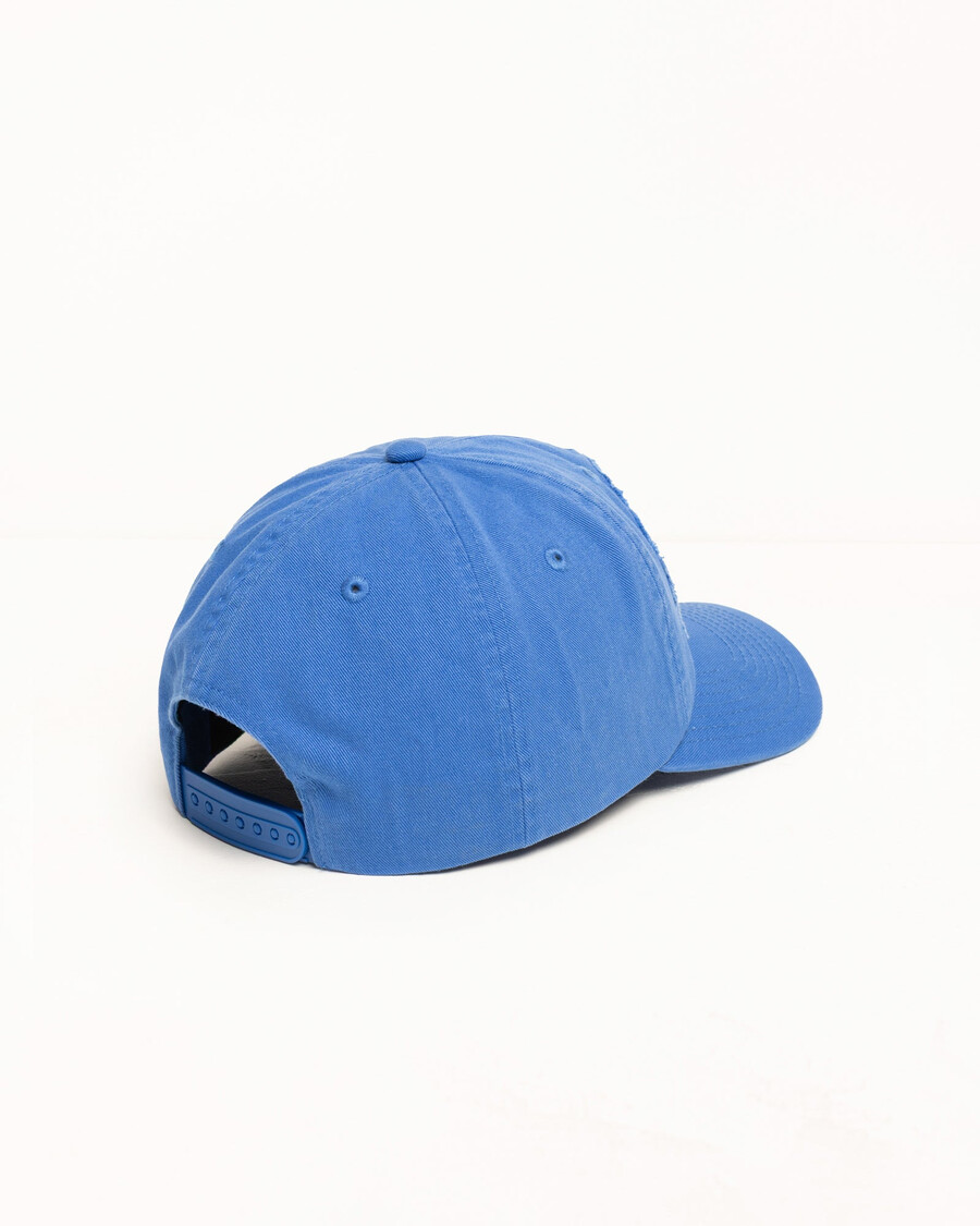 snapback-rückseite mit mitteltiefen sportpatches